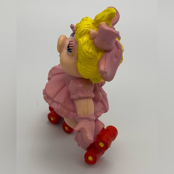 Vintage McDonald’s Miss Piggy Skating Figure Toy - Picture 5 of 9